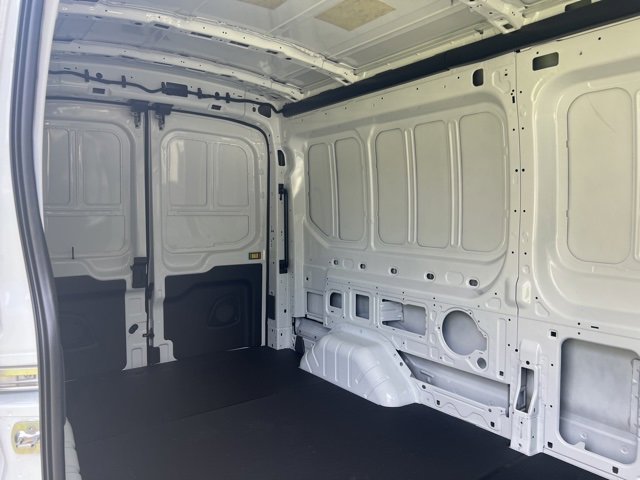 New 2023 Ford E-Transit Medium Roof image 18