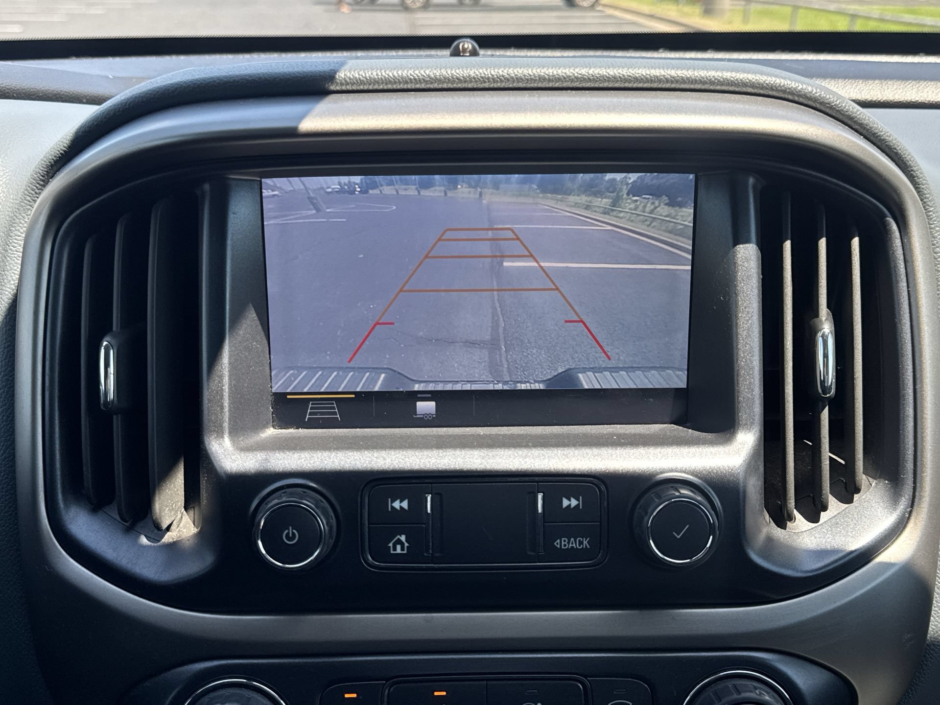 Used 2021 Chevrolet Colorado Z71 AWD/4WD image 17