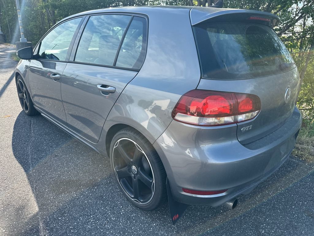 Used 2011 Volkswagen Golf 4-Door image 2