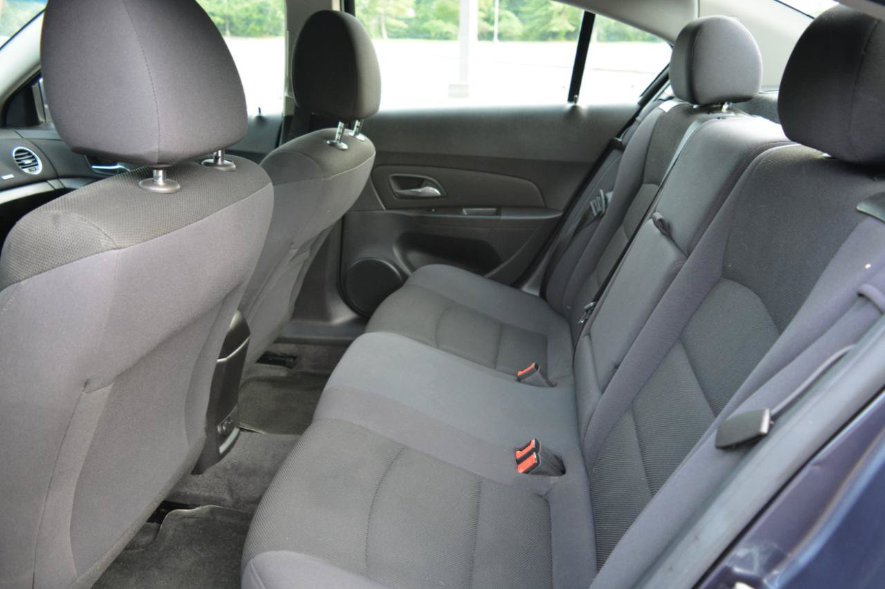 Used 2013 Chevrolet Cruze LT FWD image 12