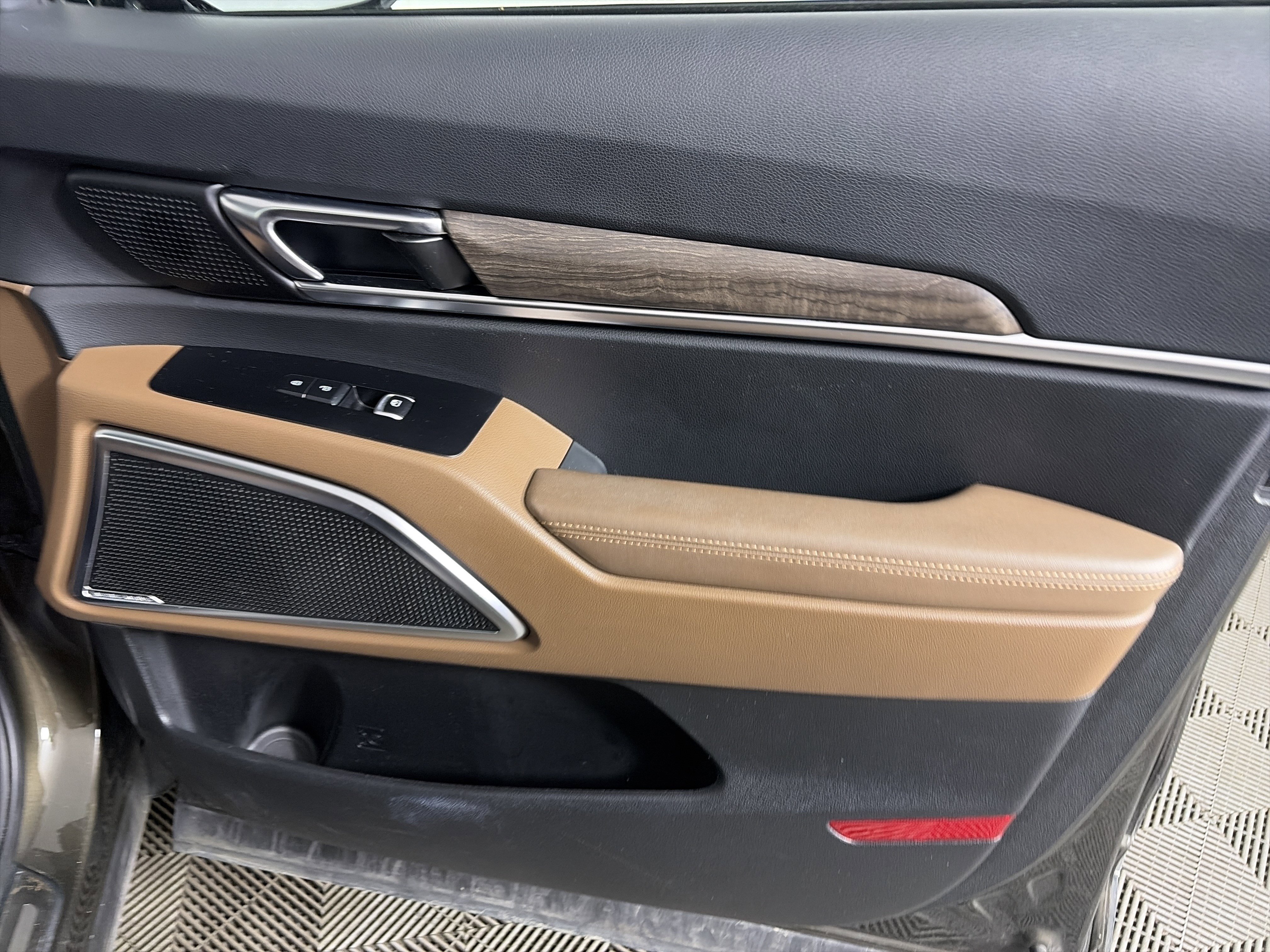 Used 2020 Kia Telluride SX w/ SX Prestige Package image 46