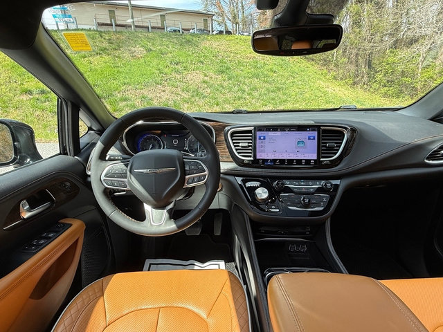 Used 2022 Chrysler Pacifica Pinnacle AWD/4WD image 10