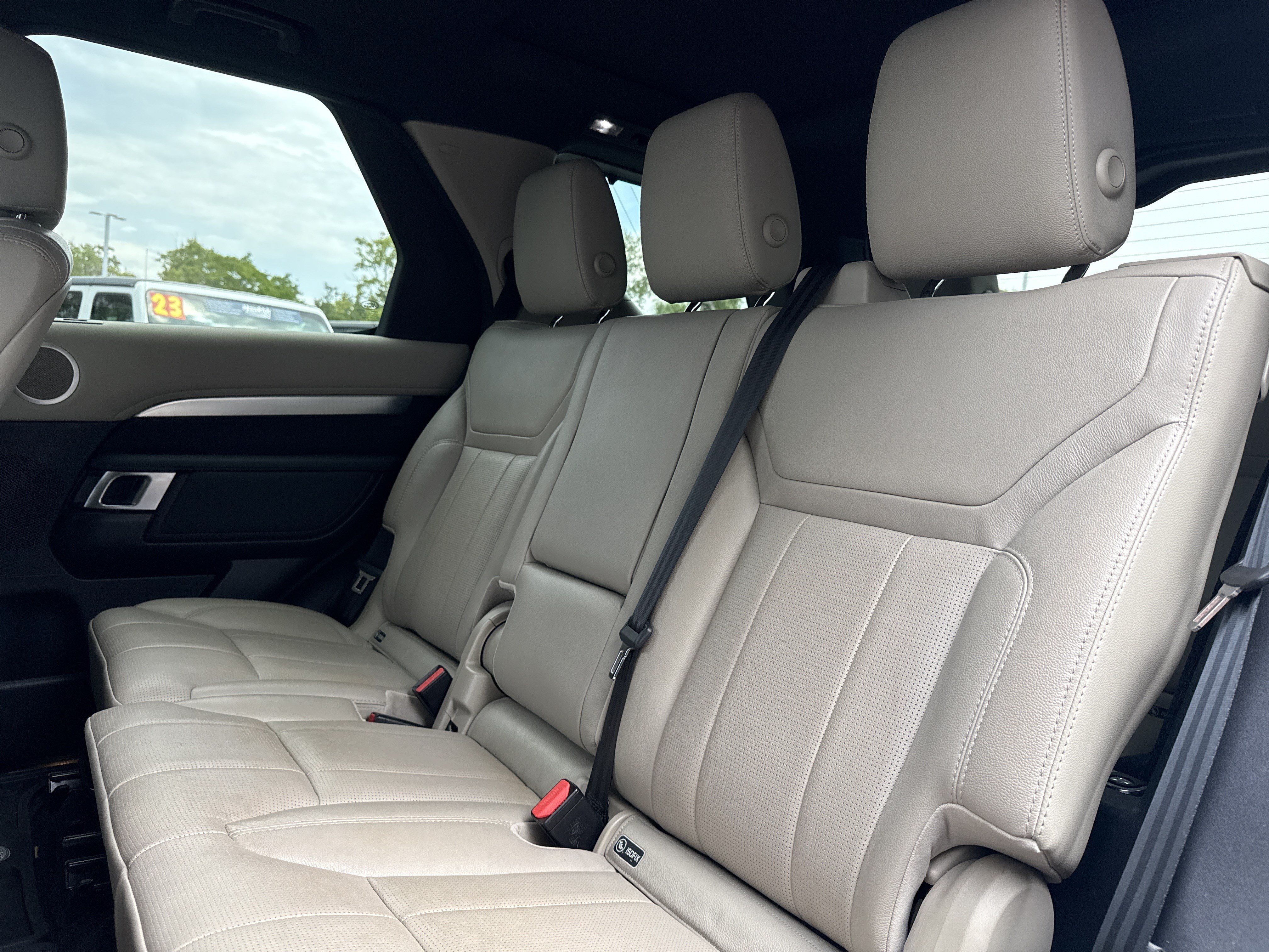 Used 2020 Land Rover Discovery Landmark AWD/4WD image 30