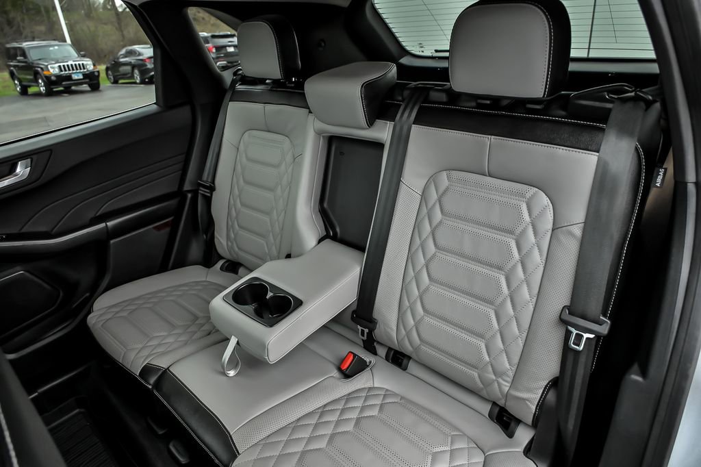 Used 2023 Ford Escape Platinum w/ Premium Technology Package image 15