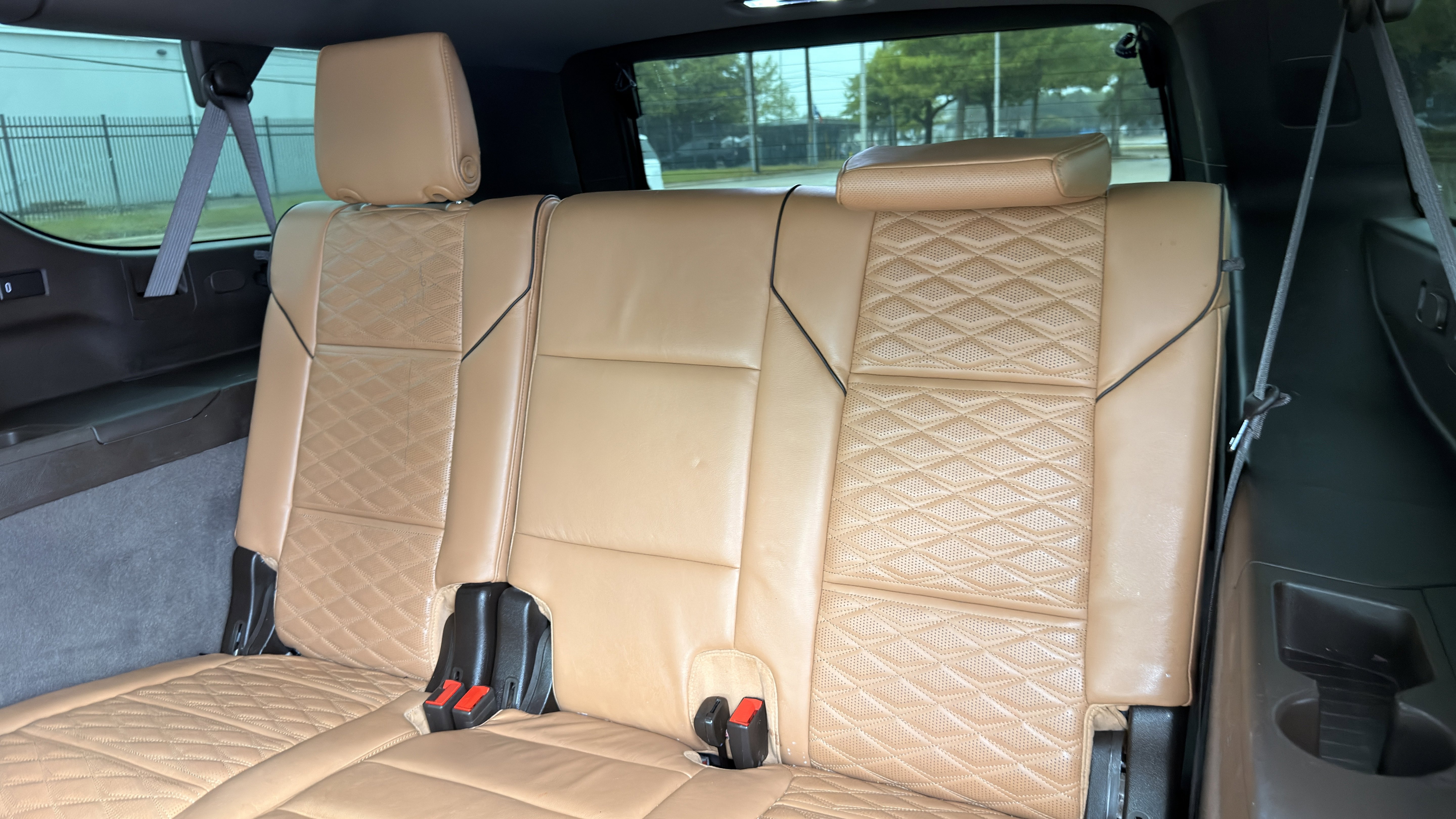 Used 2021 Cadillac Escalade ESV Premium Luxury image 33