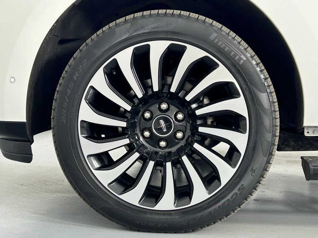 Used 2022 Lincoln Navigator L Black Label AWD/4WD image 43