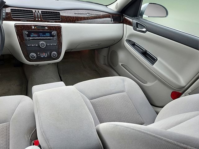 Used 2012 Chevrolet Impala LT FWD image 14