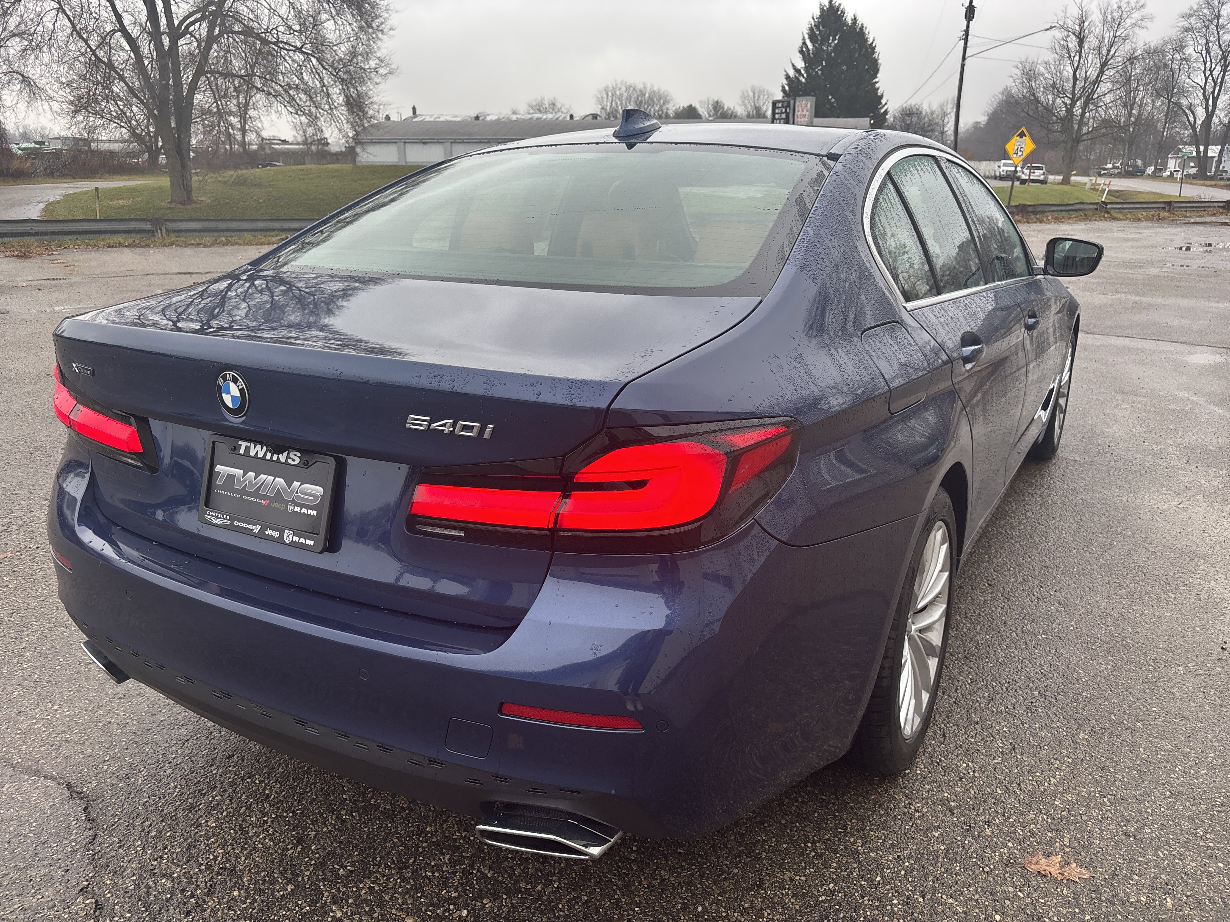 Used 2021 BMW 540i xDrive w/ Premium Package image 7