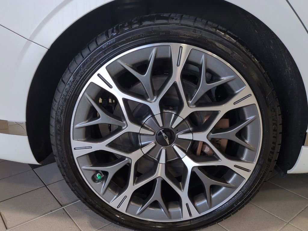 Certified 2023 Genesis G90 3.5T image 21