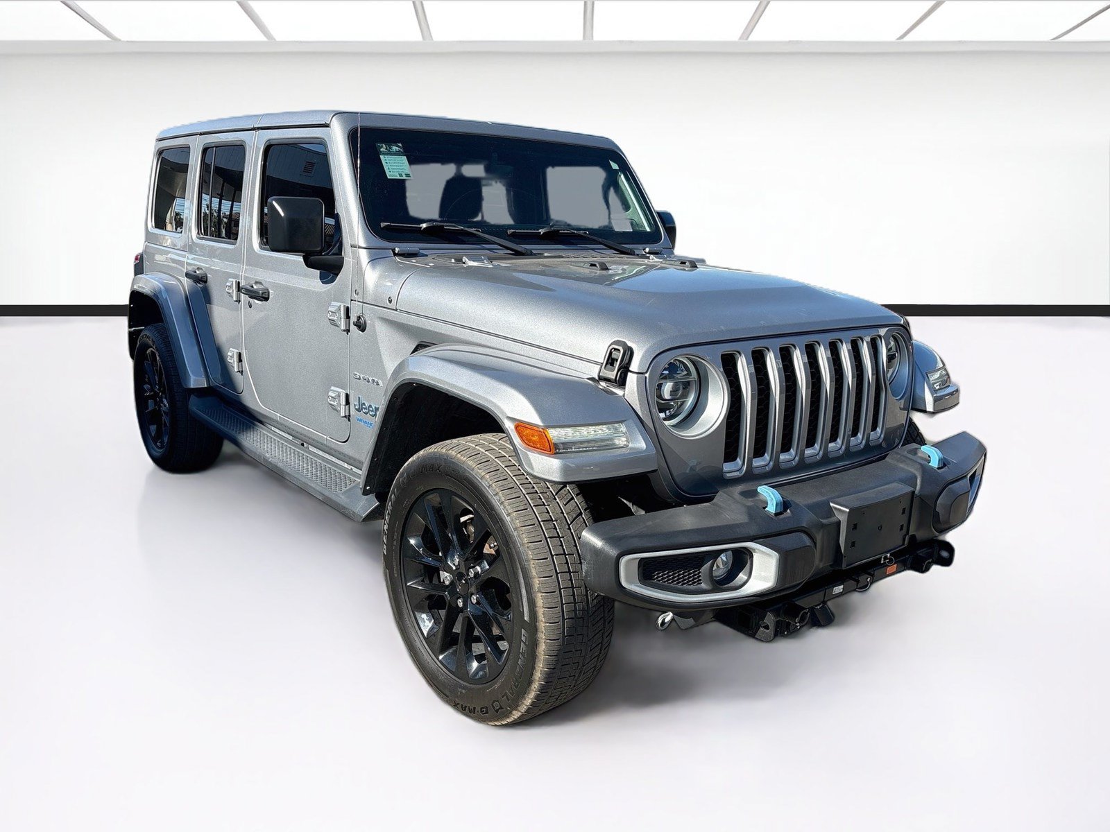 Used 2021 Jeep Wrangler Unlimited Sahara w/ Cold Weather Group AWD/4WD image 3