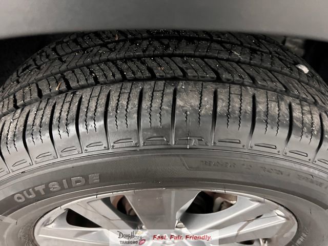 Used 2025 Nissan Pathfinder SV FWD image 19