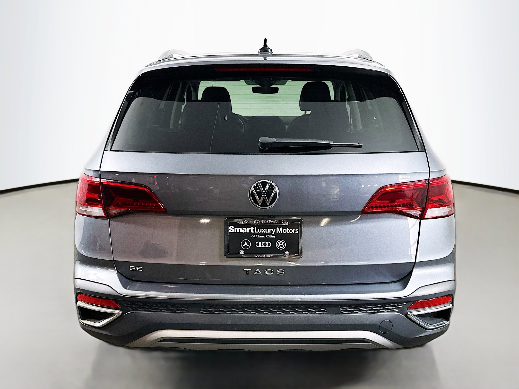 Used 2024 Volkswagen Taos SE image 6