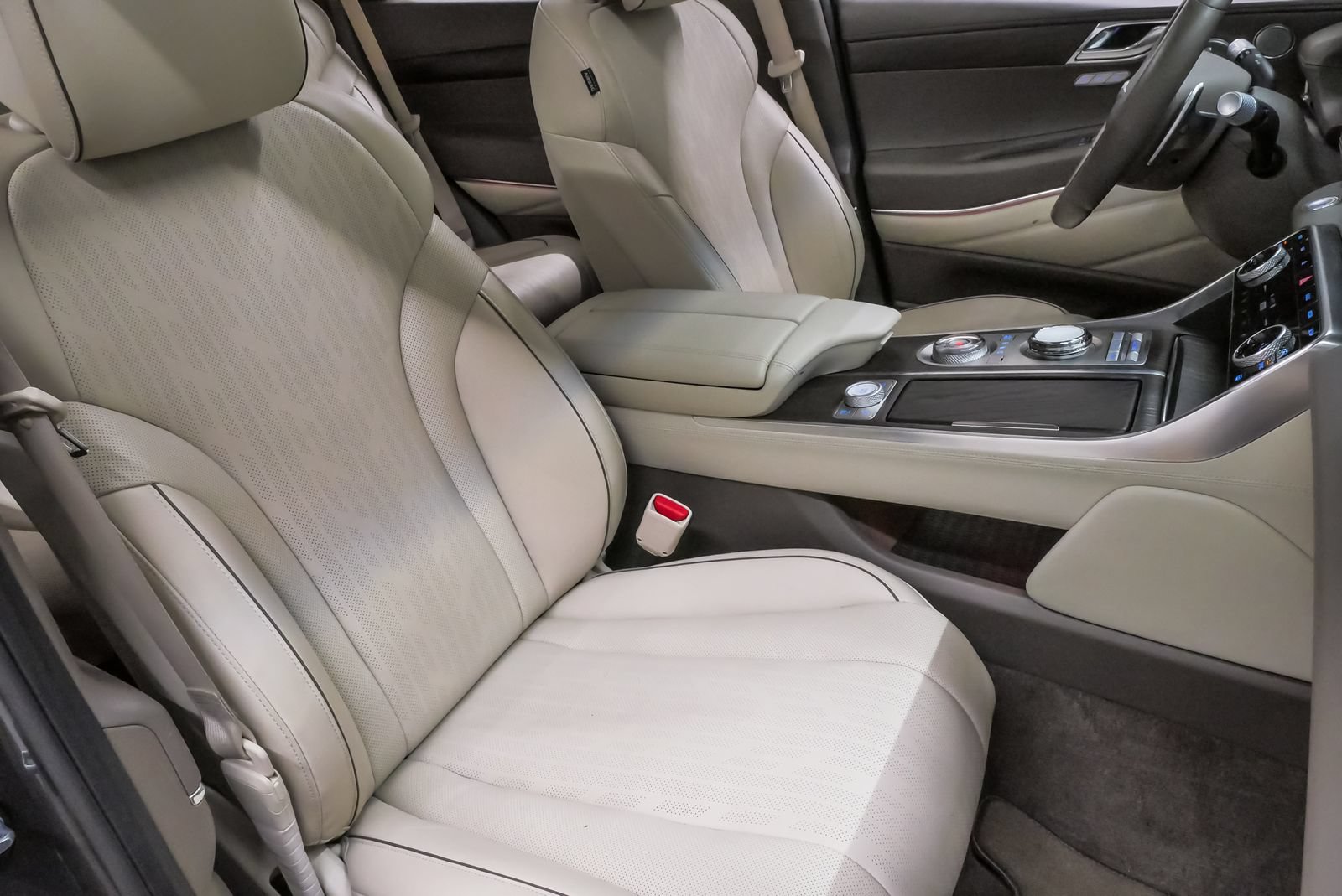Certified 2023 Genesis GV80 3.5T Advanced + AWD/4WD image 16
