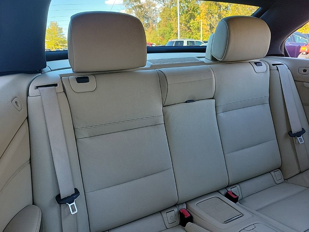 Used 2011 BMW 335i Convertible image 23