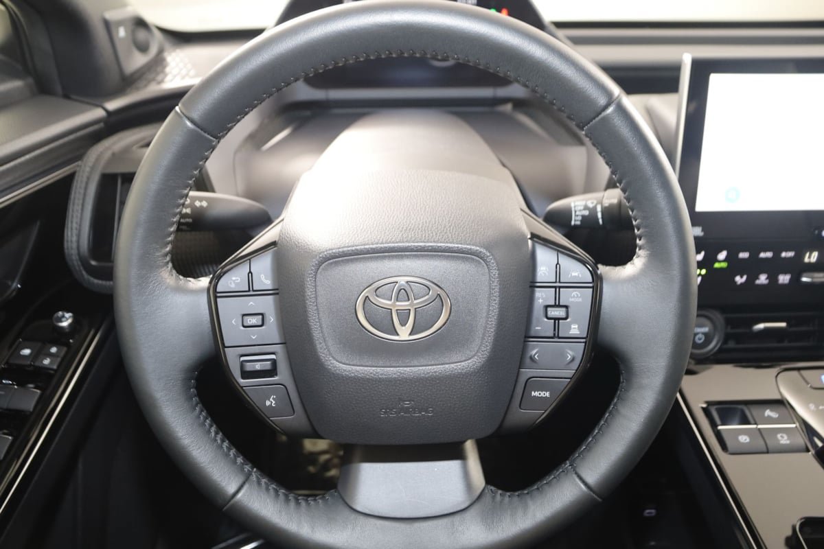 Used 2023 Toyota bZ4X AWD w/ Weather Package image 34