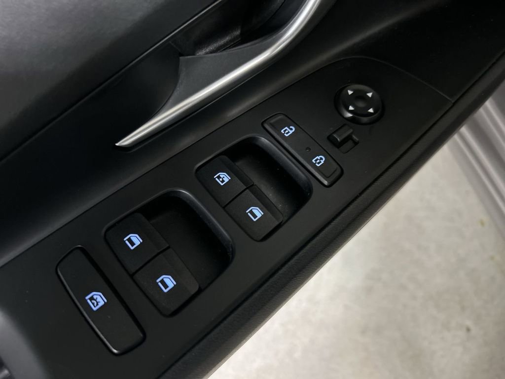 Used 2021 Hyundai Elantra Limited image 16