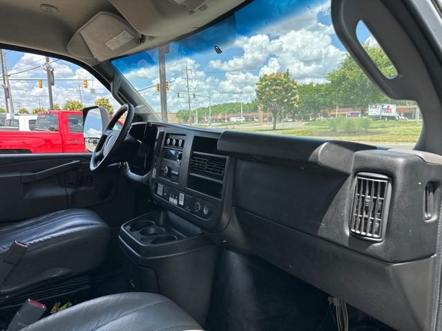 Used 2016 GMC Savana 3500 Extended RWD image 14