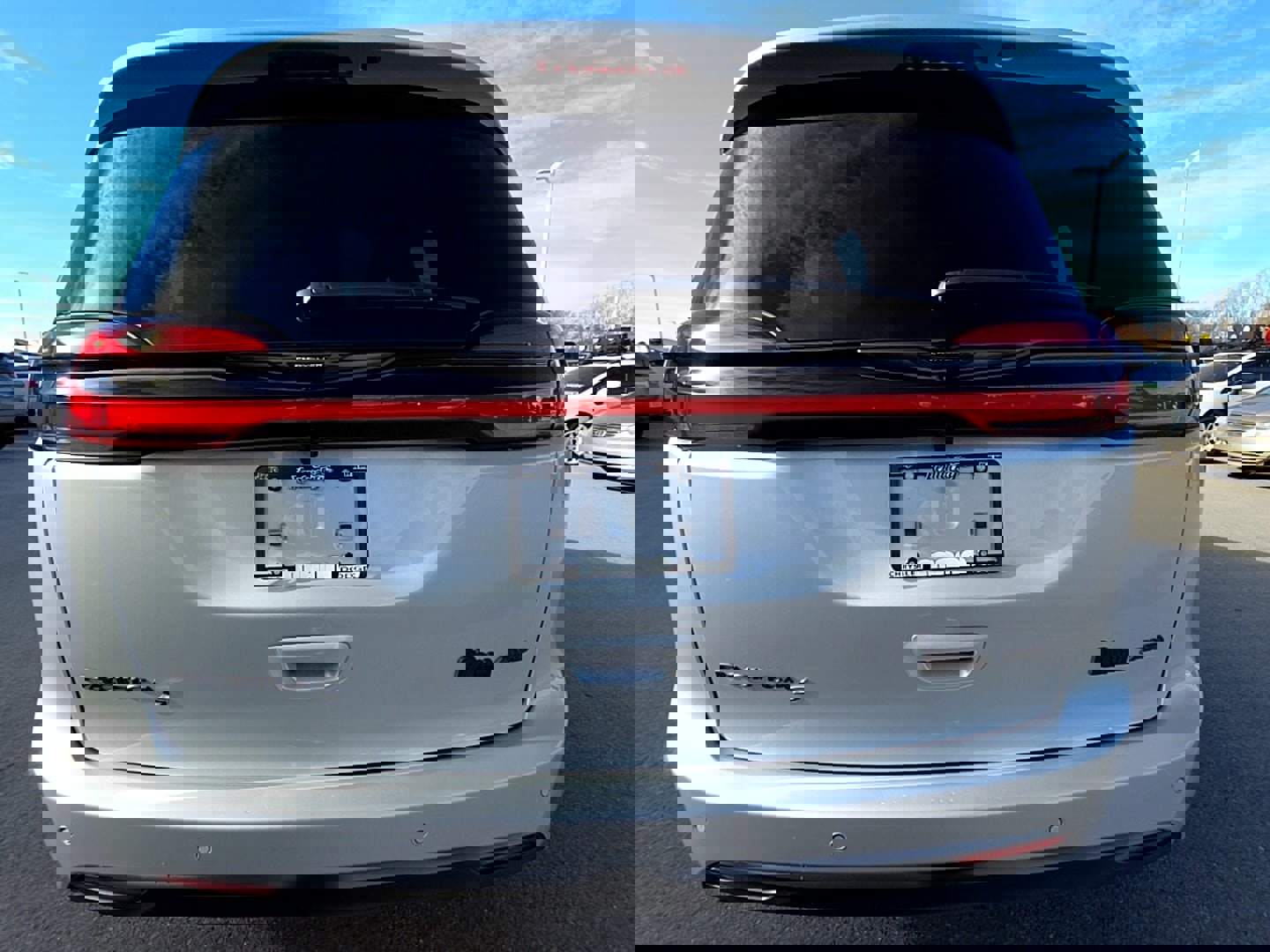 New 2026 Chrysler Pacifica Select w/ S Appearance Package image 6