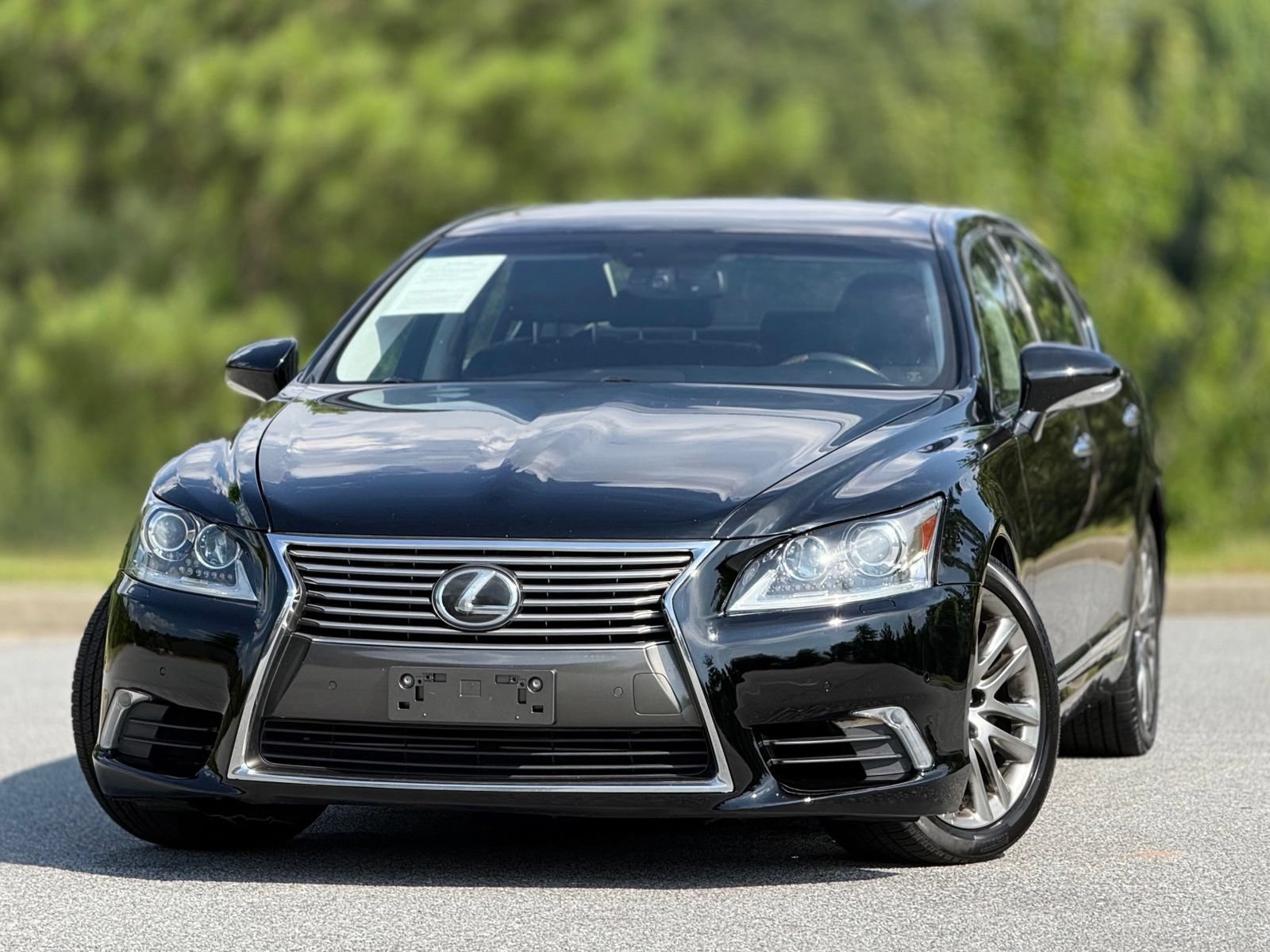 Used 2017 Lexus LS 460 L RWD image 2
