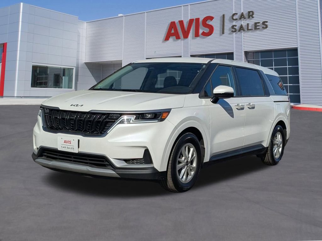 Used 2024 Kia Carnival LX image 1