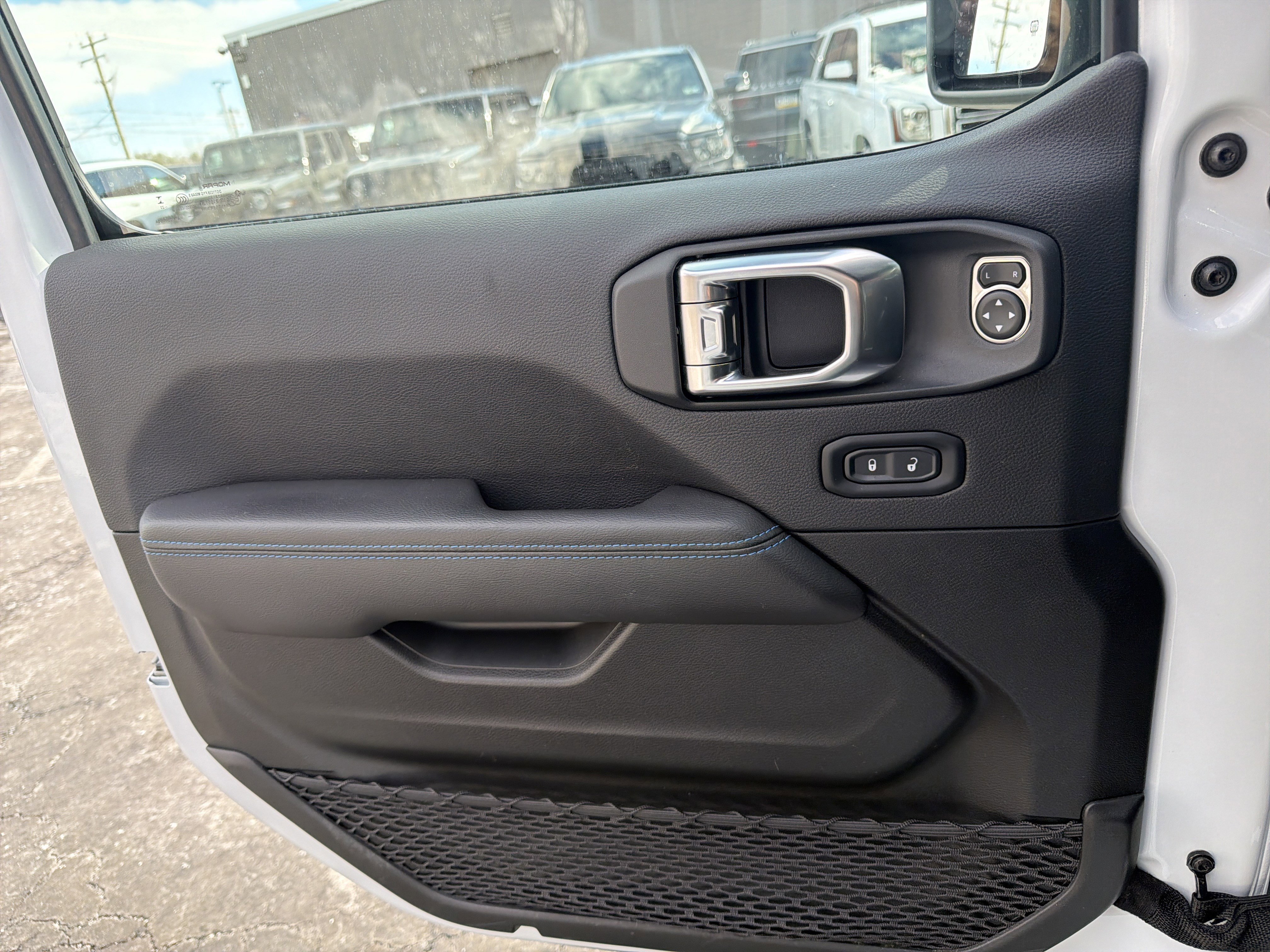 Certified 2023 Jeep Wrangler Unlimited Rubicon 4xe w/ Steel Bumper Group AWD/4WD image 34