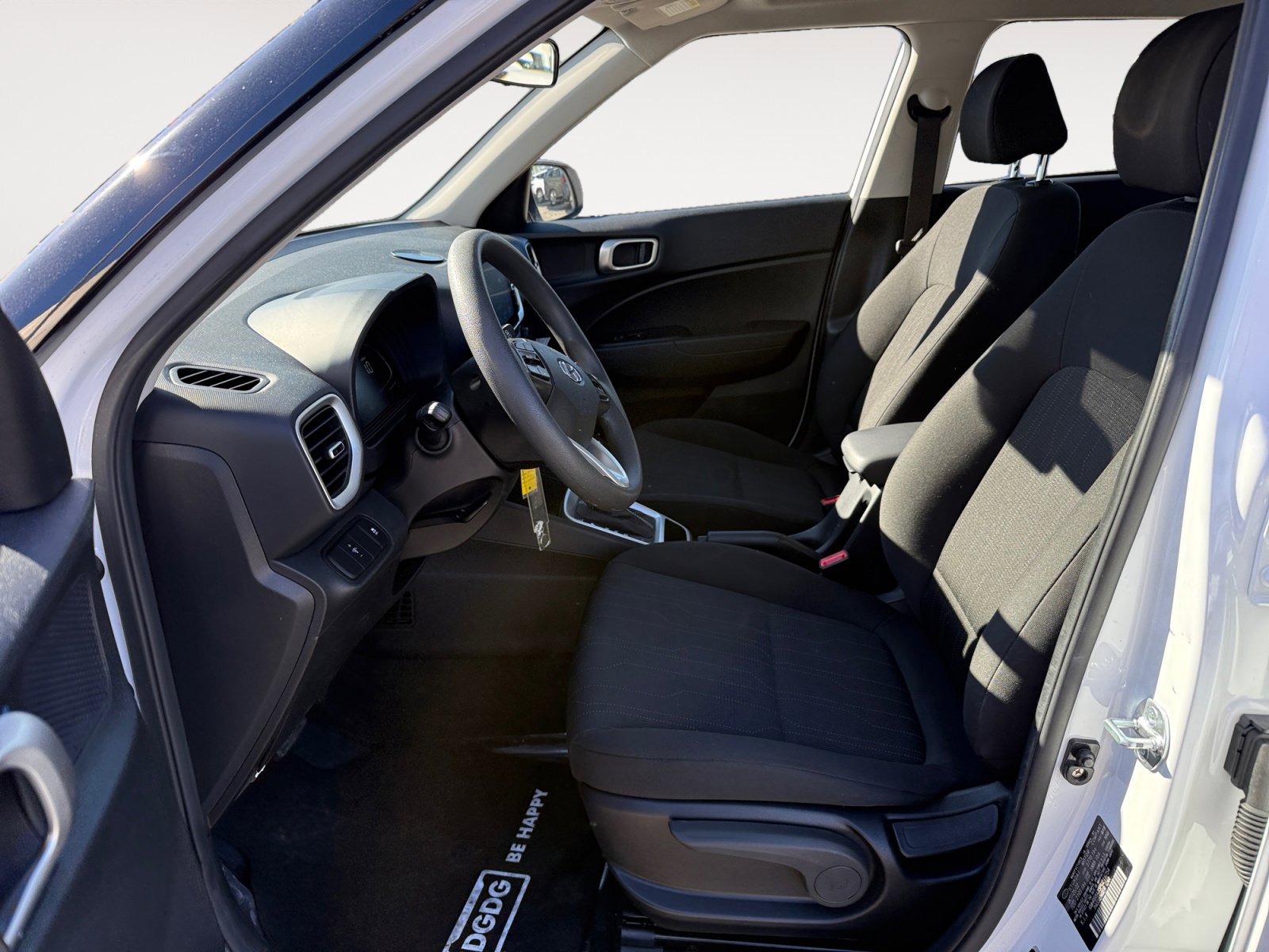 Certified 2023 Hyundai Venue SE image 10