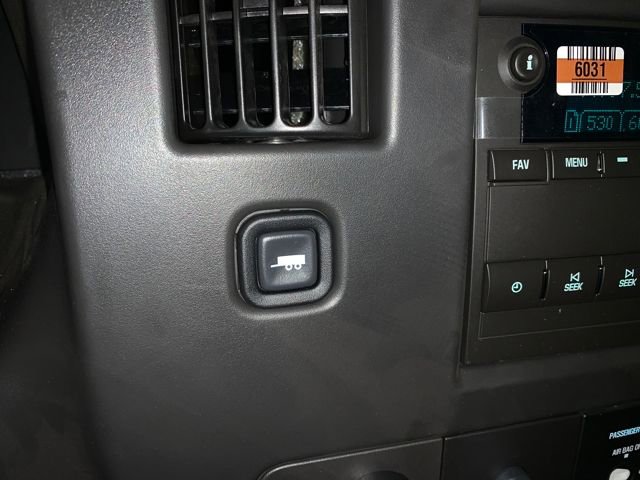 New 2025 Chevrolet Express 3500 Work Van w/ Driver Convenience Package image 32