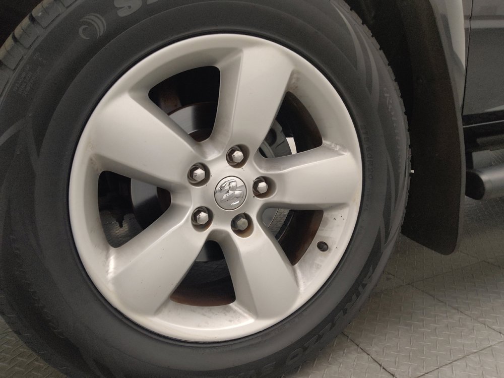 Used 2018 RAM 1500 SLT image 31