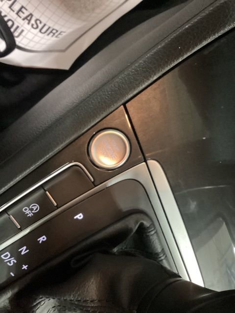 Used 2020 Volkswagen Golf 4-Door image 20