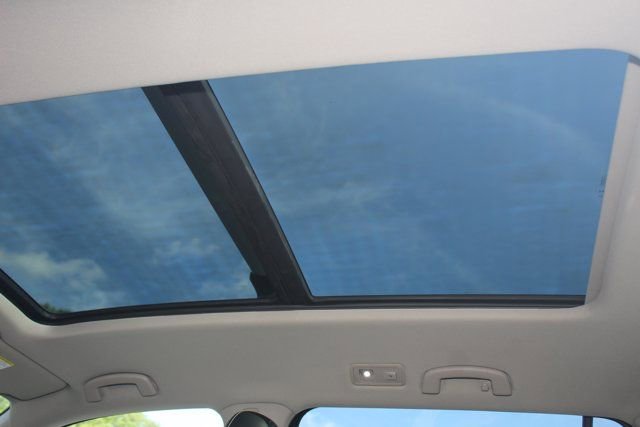 Used 2022 Volkswagen Atlas SEL Premium image 27