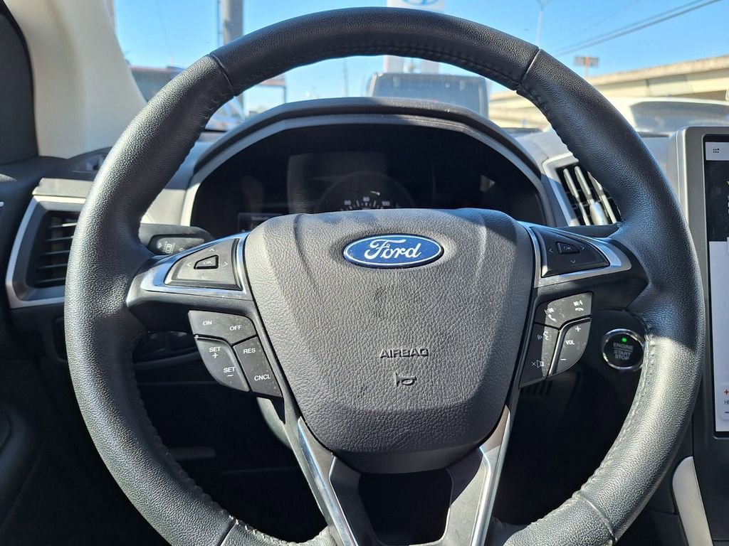 Used 2024 Ford Edge SEL image 18