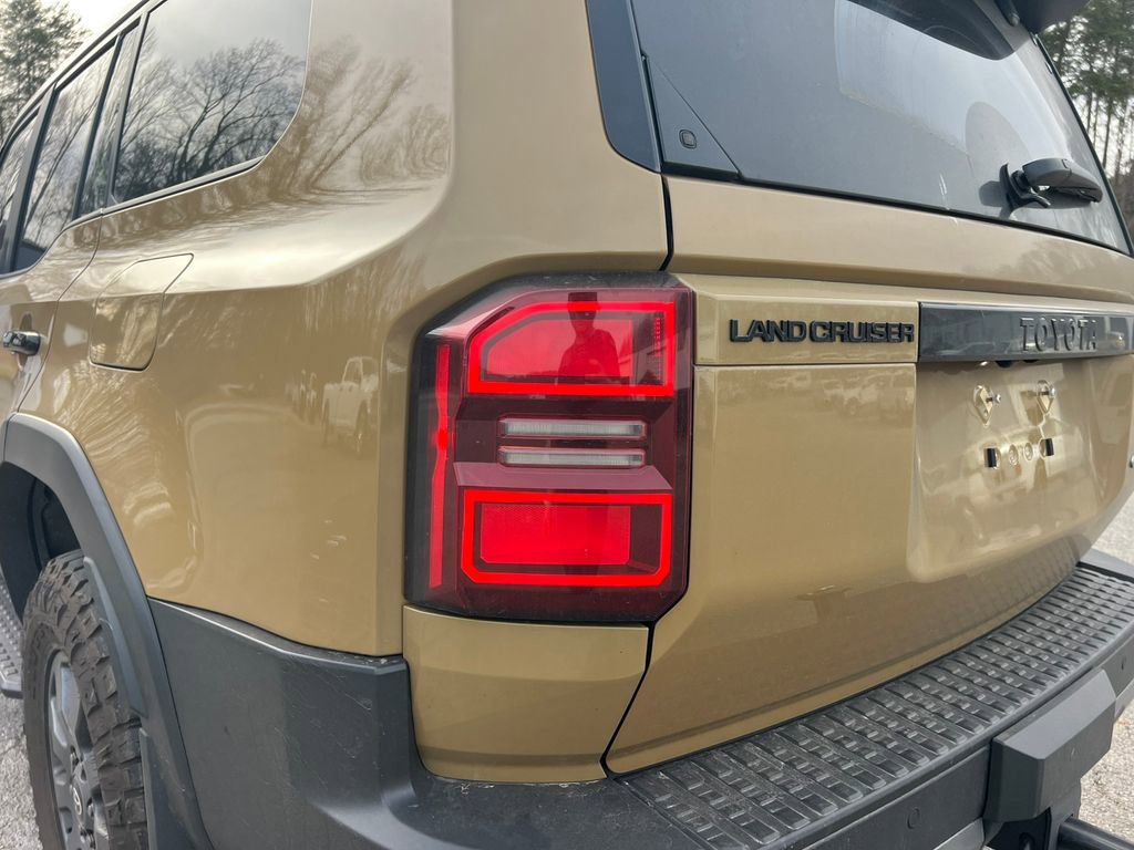 Used 2024 Toyota Land Cruiser image 15