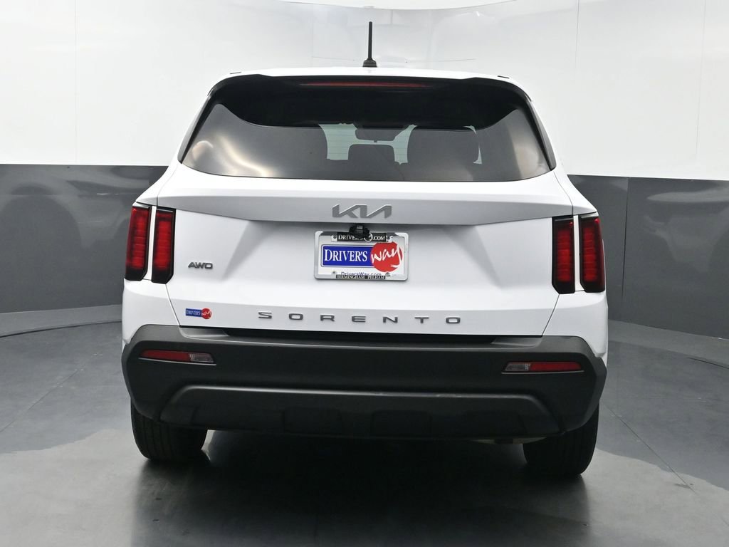 Used 2022 Kia Sorento LX image 39