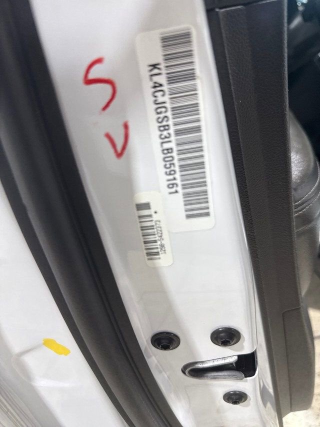 Used 2020 Buick Encore Essence image 22