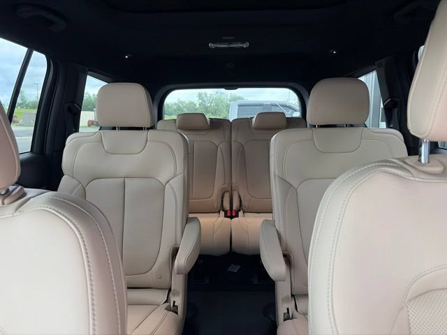 New 2026 Jeep Grand Cherokee L Limited w/ Luxury Tech Group II AWD/4WD image 18
