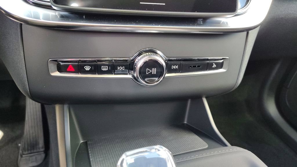 New 2026 Volvo XC90 B6 Plus image 22