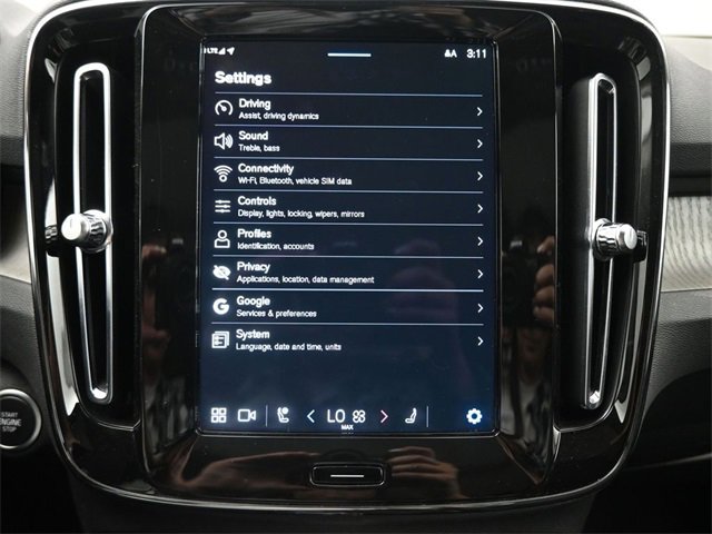 Used 2024 Volvo XC40 B5 Plus w/ Protection Package Premier image 16