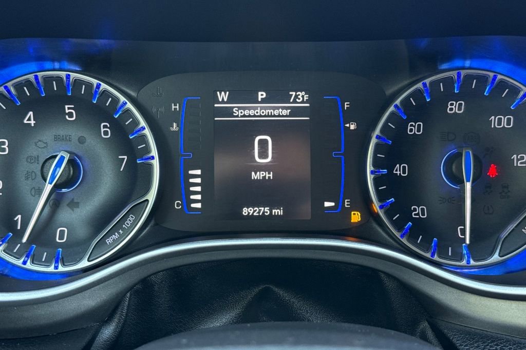 Used 2020 Chrysler Pacifica Touring-L image 22