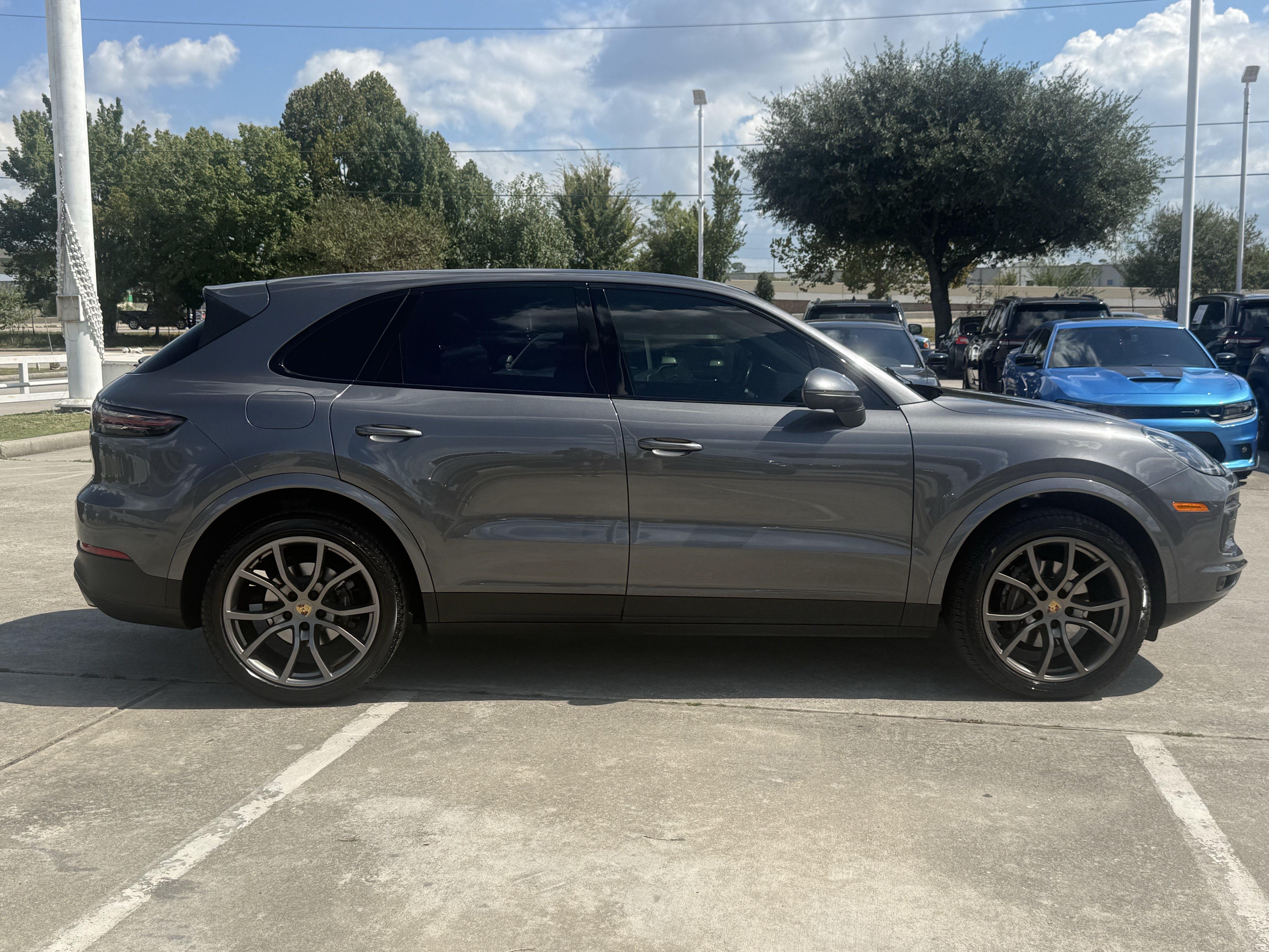 Used 2020 Porsche Cayenne AWD/4WD image 3