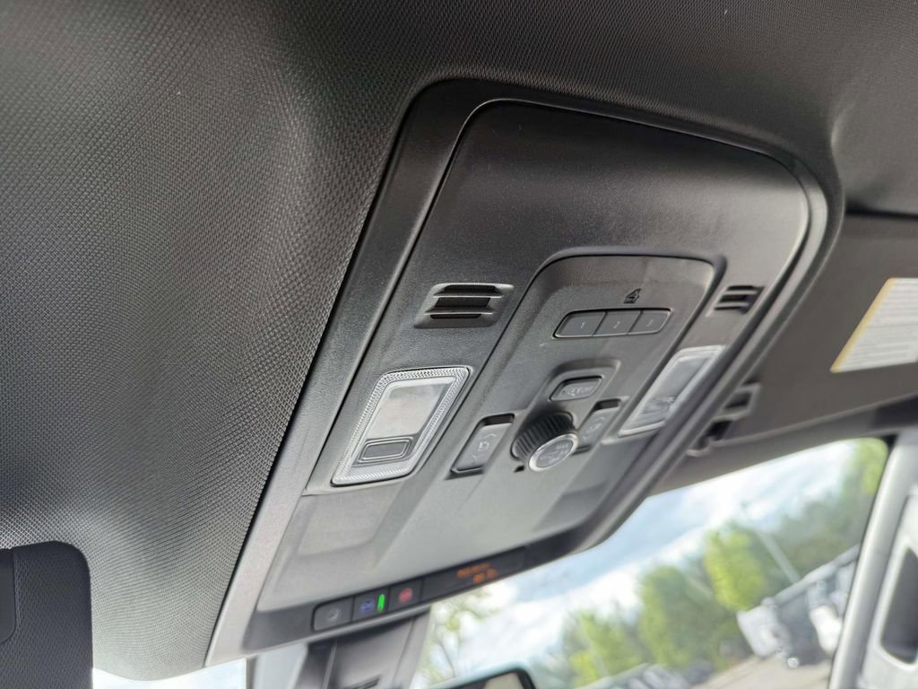 Used 2021 Chevrolet Tahoe Premier AWD/4WD image 25