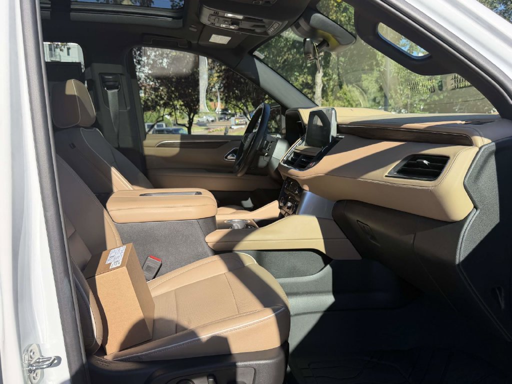 Used 2023 Chevrolet Tahoe Premier w/ Advanced Technology Package AWD/4WD image 11