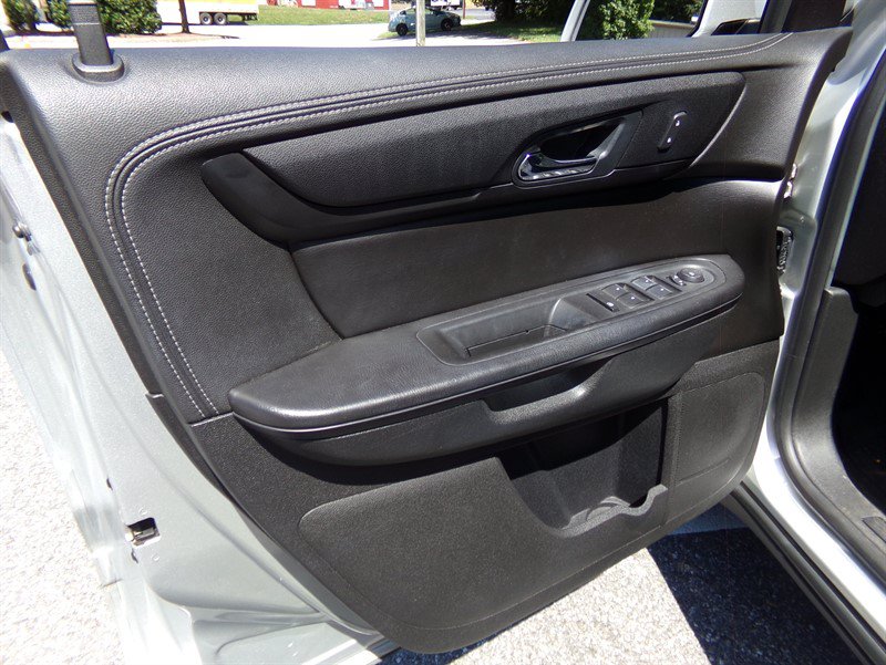 Used 2017 Chevrolet Traverse LT AWD/4WD image 43