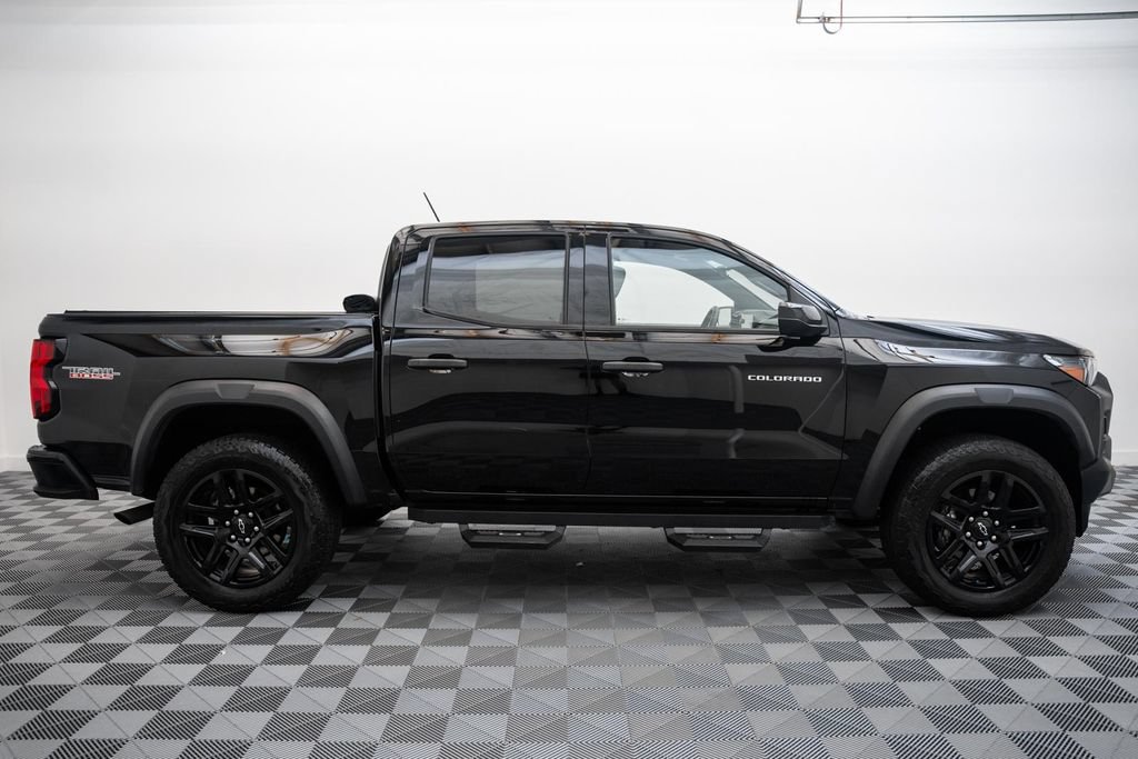 Used 2024 Chevrolet Colorado Trail Boss w/ Advanced Trailering Package AWD/4WD image 4