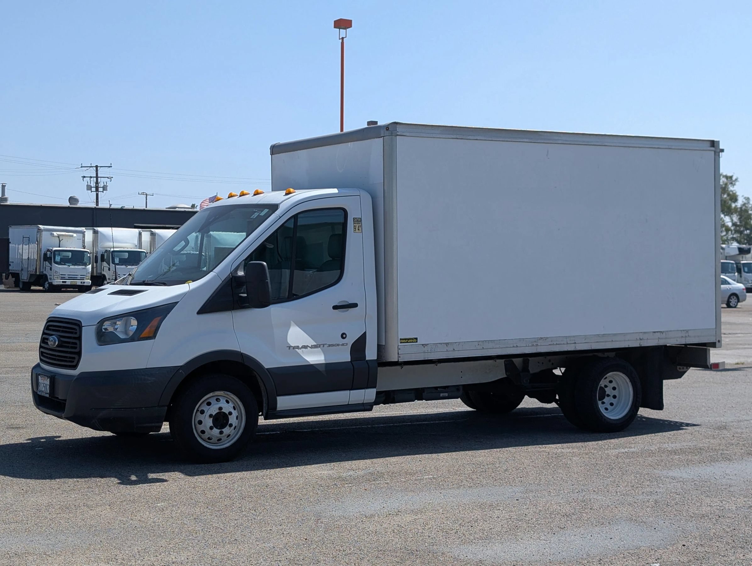 Used 2018 Ford Transit 350 156 DRW RWD image 3