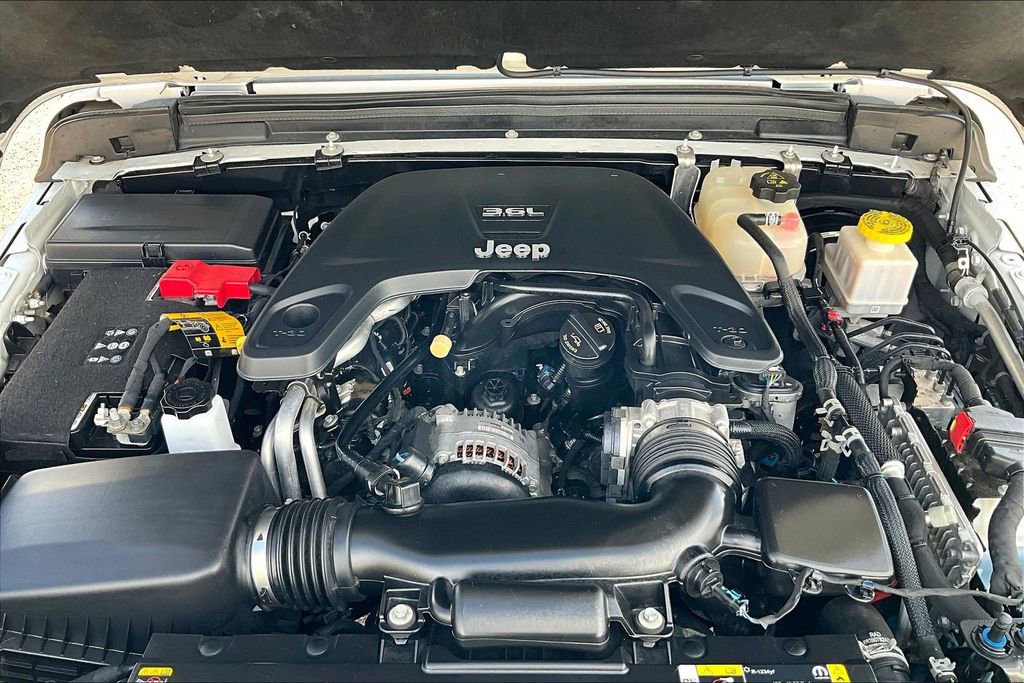 Used 2021 Jeep Gladiator Overland w/ Popular Equipment Package image 9