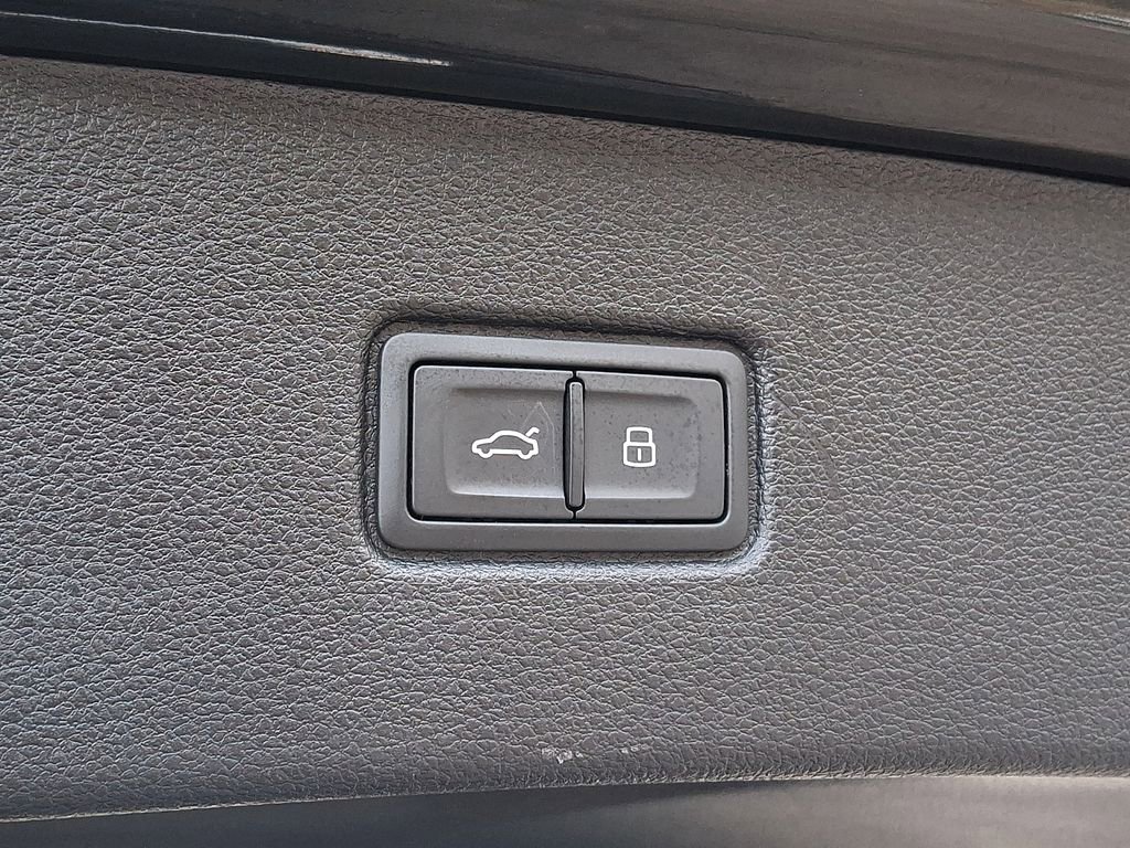 Used 2023 Audi SQ7 Prestige w/ Sport Package AWD/4WD image 28