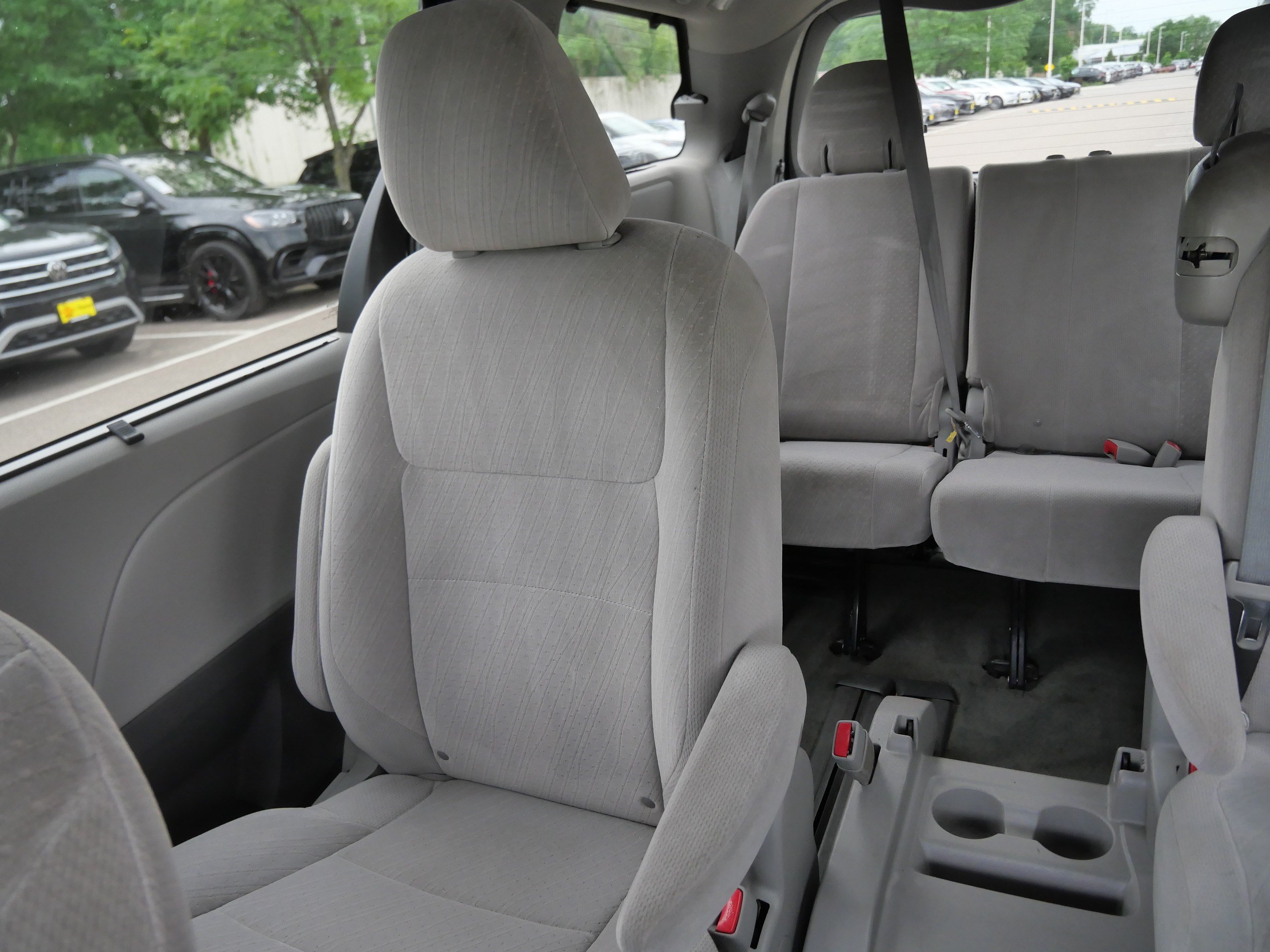 Used 2016 Toyota Sienna LE FWD image 12
