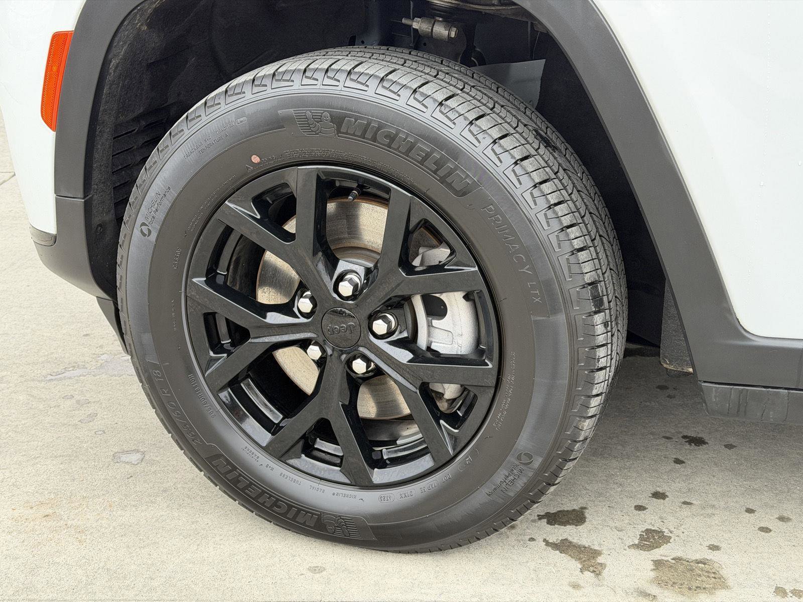 Used 2024 Jeep Grand Cherokee L Laredo image 10