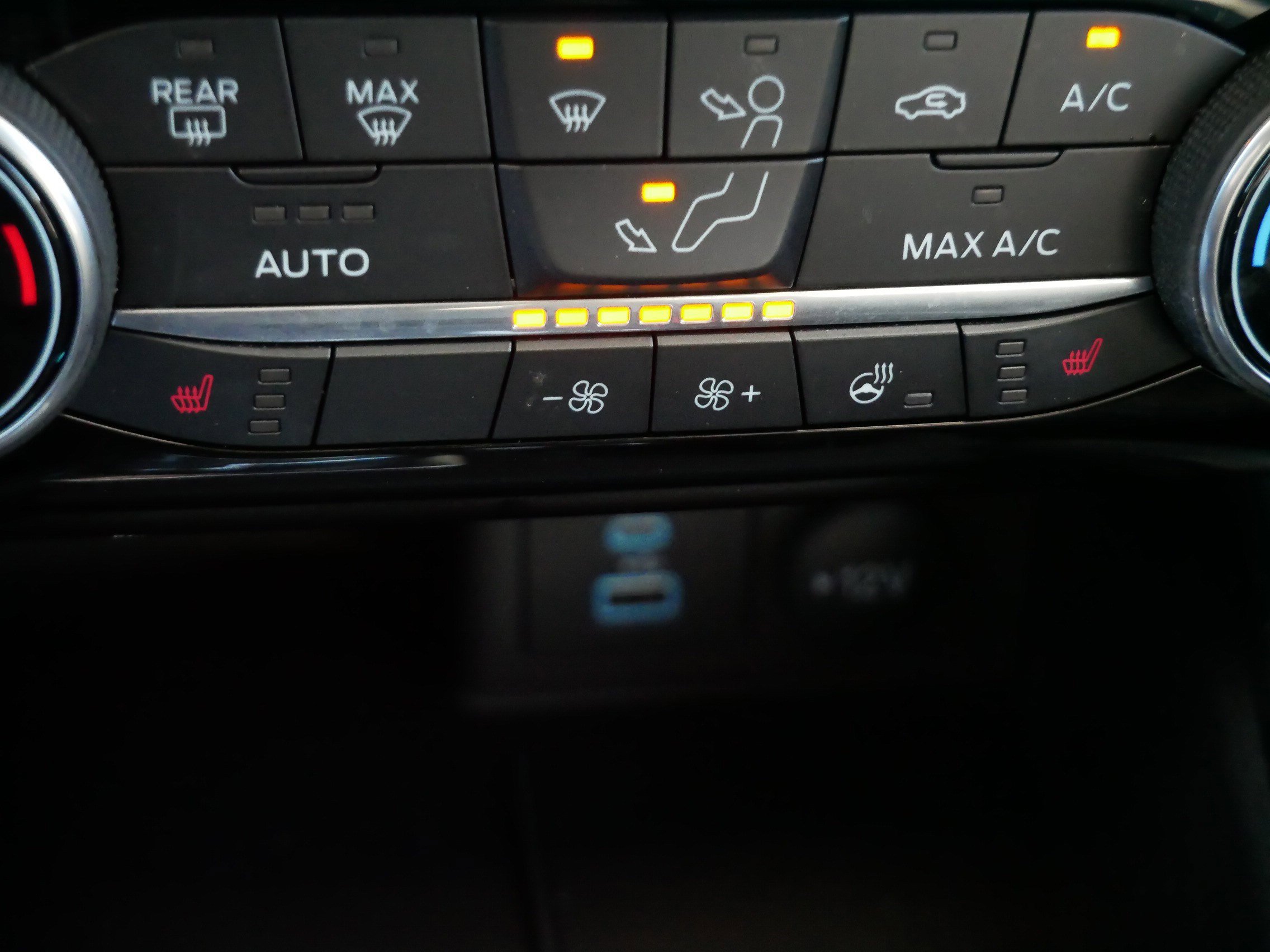 Used 2022 Ford Escape SEL image 28