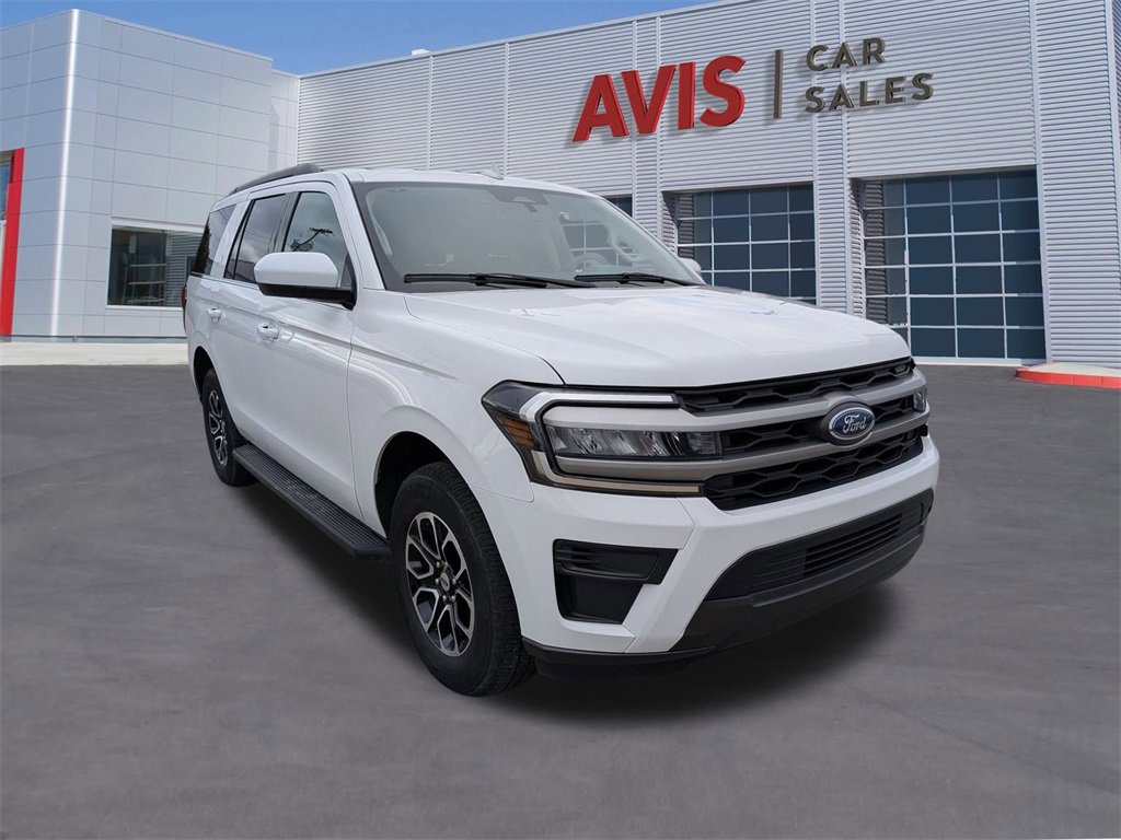 Used 2024 Ford Expedition XLT image 3